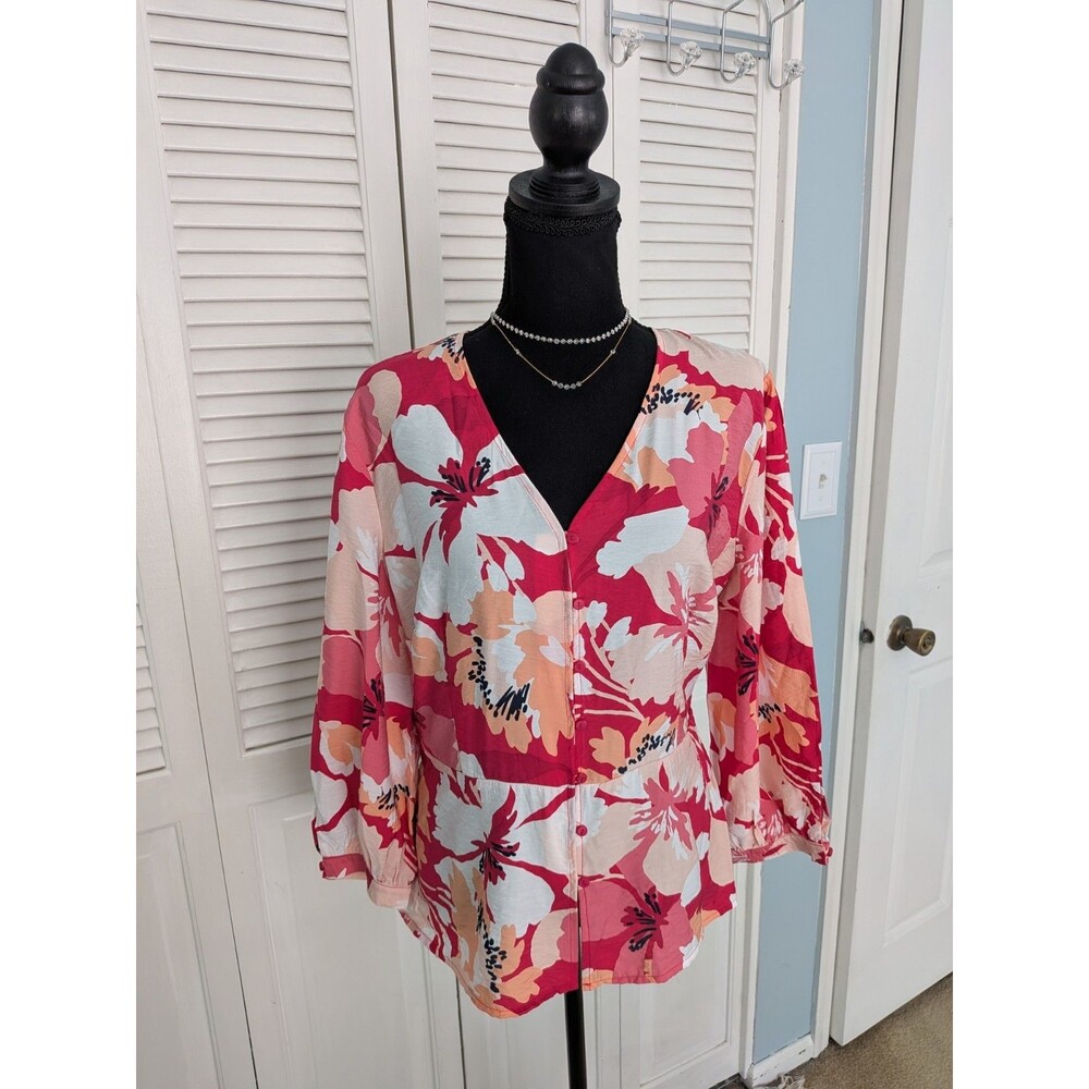 Liz Claiborne Top Women's M Hawaii 3/4 Sleeve Peplum V-Neck Pink Coral Floral